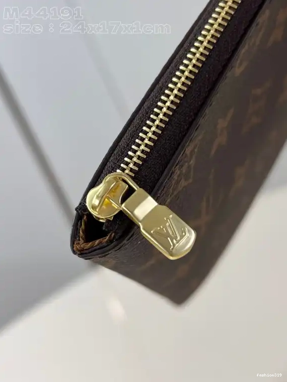 LOUIS POCHETTE JOUR-24*17*1cm VUITTON 0404